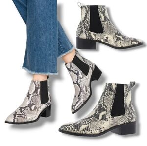 Like New 🥀 STEVE MADDEN Women's Devan Embossed PU Snakeskin Ankle Boots